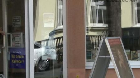 Senza mutandine per strada