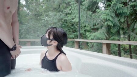 Sesso in jacuzzi con un asiatico