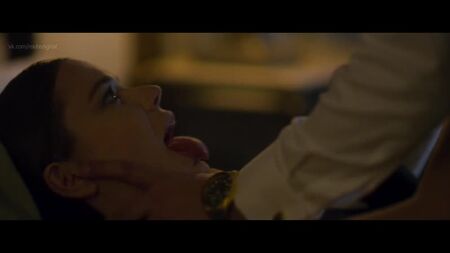 Laia Costa nuda (coperta) - Devils stg. 1 (2020) HD 1080p Guarda online / Laia Costa - Devils
