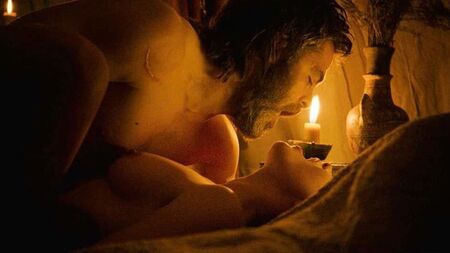 Florence Pugh nuda e in scene di sesso in *Outlaw King* su ScandalPlanet.Com
