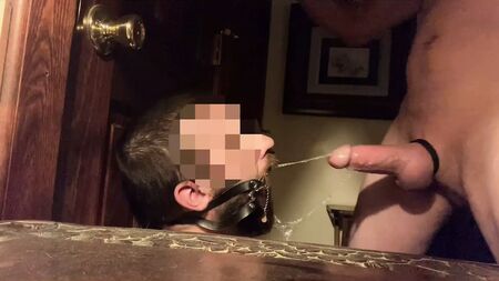 Cazzo in bocca come in un Fleshlight – bocca aperta con un bavaglio