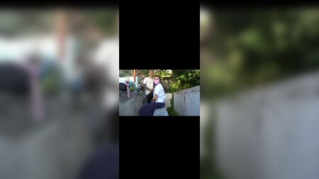 Una studentessa filippina e un insegnante filippino fanno sesso in un cimitero pubblico