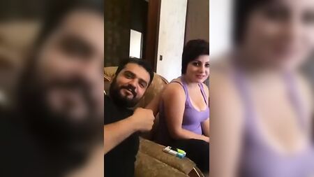 IRAN: una graziosa prostituta che beve prima di fare sesso MA