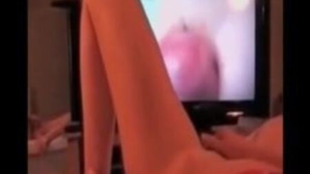 Masturbarsi guardando un porno