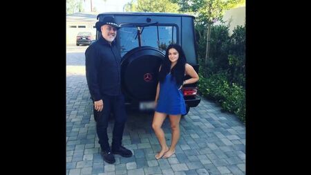 I piedi e le dita dei piedi sensuali di Ariel Winter