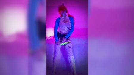 Spogliarello sexy. Toglimi le mutandine. KutieKitten - Parte 2