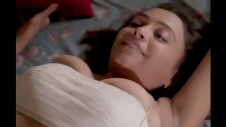 L'attrice televisiva indiana Nehal Vadoliya