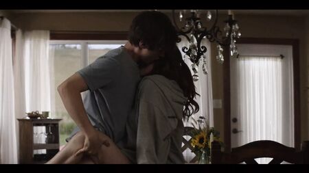 Kate Mara, scene di sesso in «A Teacher» (Episodio 5)