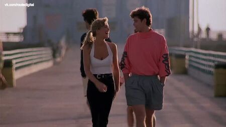 Courtney Thorne-Smith, Harley Jane Kozak - Side Out (1990) HD 1080p / Courtney Thorne-Smith, Harley Jane Kozak - Cambio di battuta