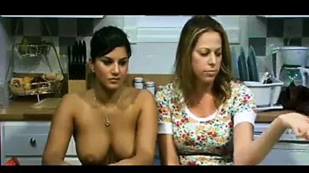 Sunny Leone parla del suo topless
