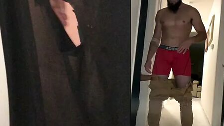 Un ragazzo eterosessuale si fa fare un pompino da un travestito