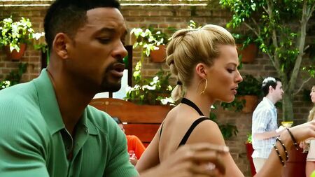 Margot Robbie nuda e scene di sesso con primi piani