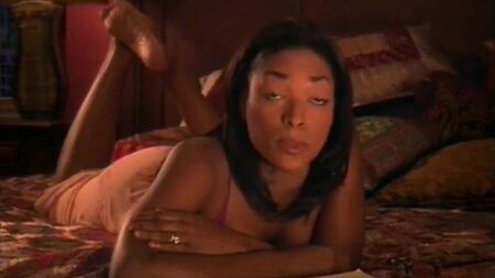 Kellita Smith: suole nude e sensuali
