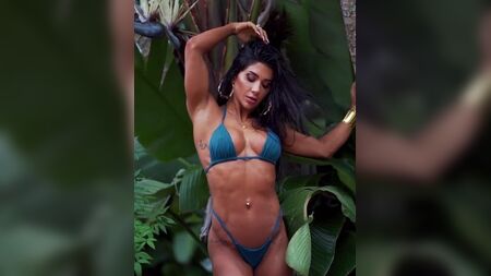 la bellissima Deniz Saypinar