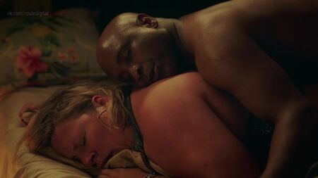 Bridget Everett Nude - Love You More (2017) Stagione 1 - Guarda online / Bridget Everett
