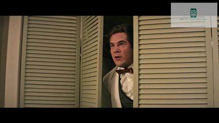 Adam Devine nudo in "Game Over Man"
