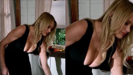 Il seno prosperoso di Hunter King che trabocca