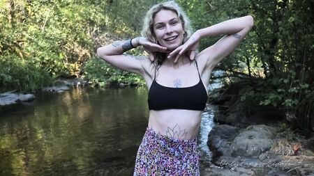Vlog nella natura - Esibizionismo - Nudismo