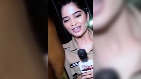 Bhavika Sharma si è fatta scopare con forza da un cazzo grosso
