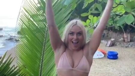 Lindsey Vonn in bikini