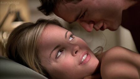 Chandra West nuda - NYPD Blue, stagioni 10-11 (2003) HD 1080p Guarda online