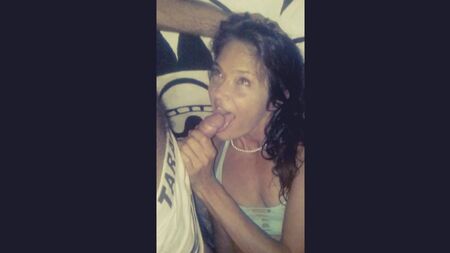 "Succhiami il cazzo, Sarita, la MILF hippie in viaggio"