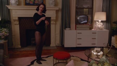 Rachel Brosnahan sexy - La fantastica signora Maisel (2017) s01e01 (1080p)