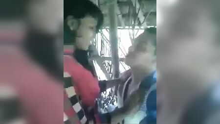 MMS di fidanzate e fidanzati dei villaggi indiani