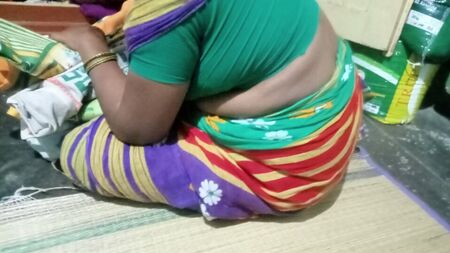 Una signora di un villaggio indiano