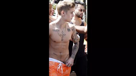 Justin Bieber: Cum Challenge - Raccolta di celebrità gay (NOVITÀ)