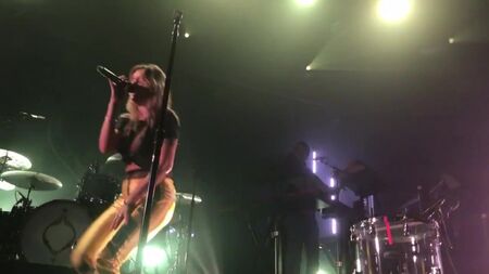 Tove Lo in topless - Talking Body [LIVE] 2017