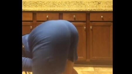 Mizz TwerkSum: twerking sfrenato | WSHH _ worldstarcandy