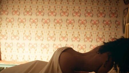 La scena di sesso con Logan Browning nuda su ScandalPlanet.Com