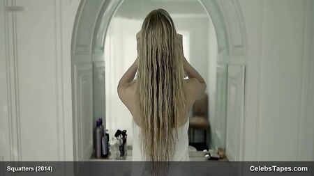 Gabriella Wilde completamente nuda