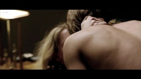 Amber Heard, Ryanne Duzich - Friday Night Lights 2004 (scena di sesso, сцена секса, эротика)