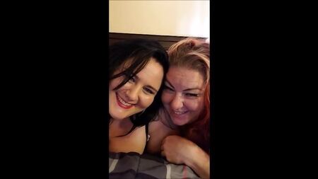 Spettacoli in webcam tra ragazze con la sexy Alyssa Jane