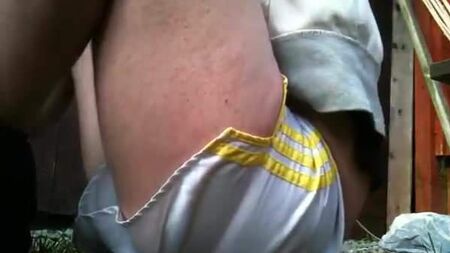 Pantaloncini da calcio: masturbazione e eiaculazione