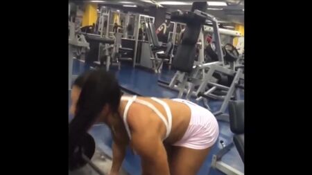 SUELEN BISSOLATI - Atleta del benessere: i migliori esercizi per le gambe per rafforzare quadricipiti e muscoli posteriori della coscia | Brazilian Girls braziliangirls