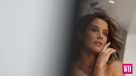 Cobie Smulders in topless - Women's Health, maggio 2015