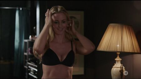 Scena di sesso con Miranda Raison nuda - Spotless s01e02 (2015) HDTV 1080p