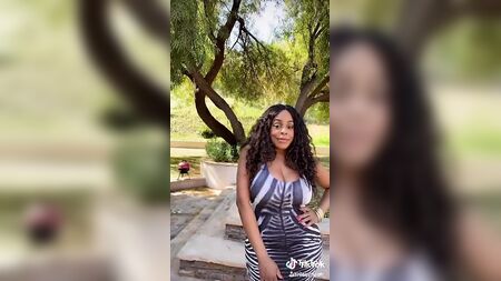 Niecy Nash mette in mostra le sue tette sode