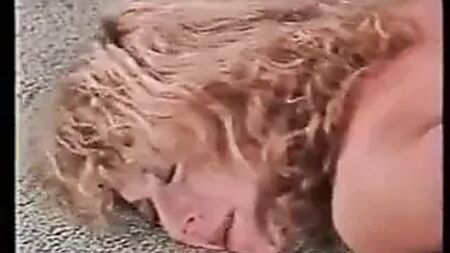 La giovane Nina Hartley fa sesso anale per la prima volta
