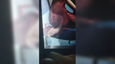 Omaggio a Natalie Dormer: sborra sui piedi