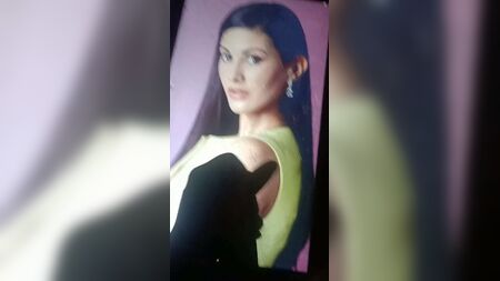 La mia piccola Amyra Dastur: tributo hot (sperma e sputi)