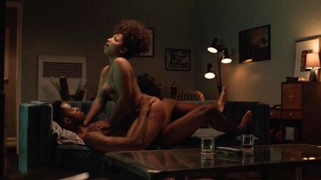 La scena di sesso con Alison Law in "Insecure" su ScandalPlanetCom