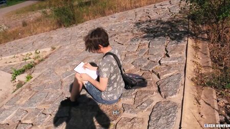 Il ragazzo effeminato Albert dipinge il ritratto di un ragazzo e gli mostra il suo cazzo enorme - BigStr