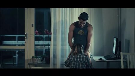 Scena di sesso orale - Introduzione a una casa di cura