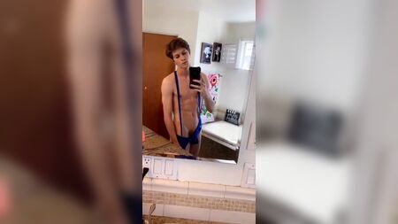 ragazzo sexy in mankini
