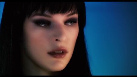 Milla Jovovich nuda in Ultraviolet