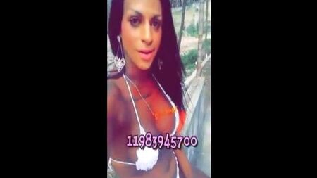 Renata Barbosa Trans GP si masturba in vari modi